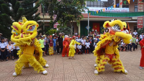 Trường Tiểu học Lý Thường Kiệt tổ chức Tết Trung thu 2017 với chủ đề “Vui Tết trung thu” 2017